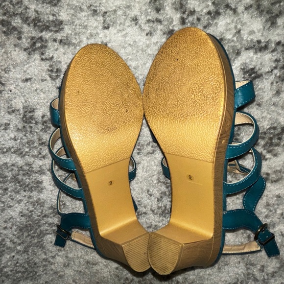 Charming Charlie Teal Strappy Block Heel Sandals Size: 9 - Picture 4 of 5